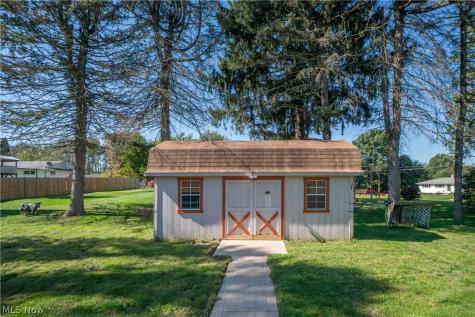 13351 Parkview Avenue NW Uniontown OH 44685