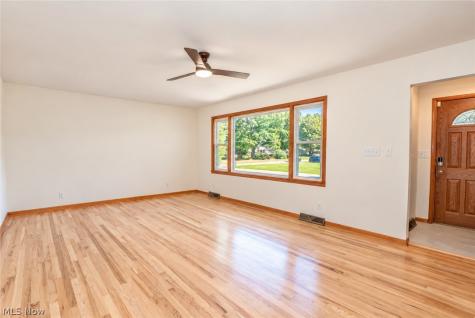 13351 Parkview Avenue NW Uniontown OH 44685