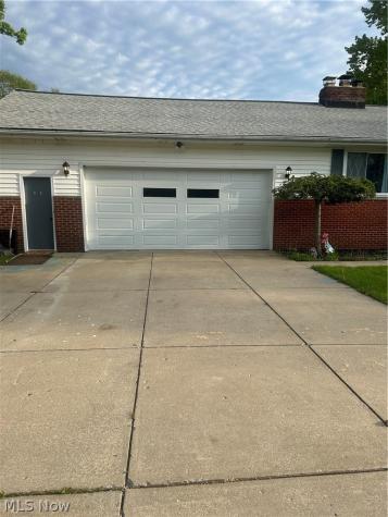 17228 Egbert Road Walton Hills OH 44146