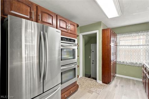 2723 Maplewood Street Cuyahoga Falls OH 44221