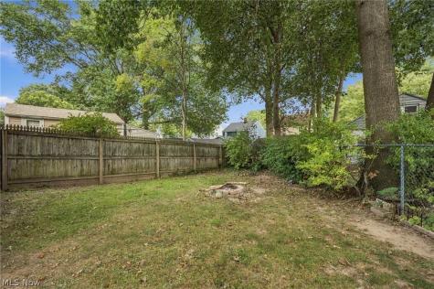 2723 Maplewood Street Cuyahoga Falls OH 44221