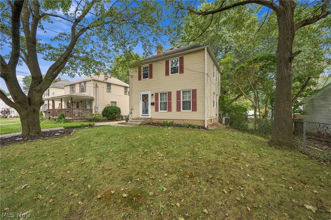 2723 Maplewood Street Cuyahoga Falls OH 44221