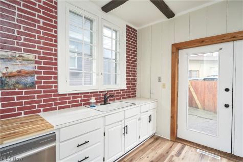 166 Marvin Avenue Akron OH 44302