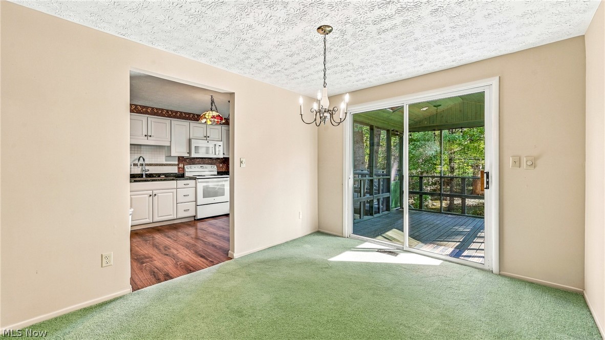 527 Laurelwood Drive SE Howland OH 44484