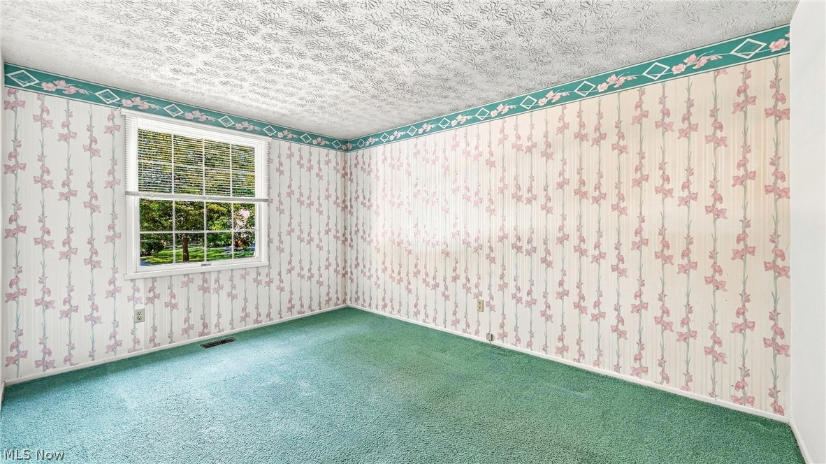 527 Laurelwood Drive SE Howland OH 44484
