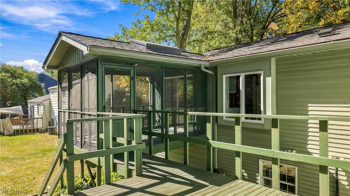 527 Laurelwood Drive SE Howland OH 44484