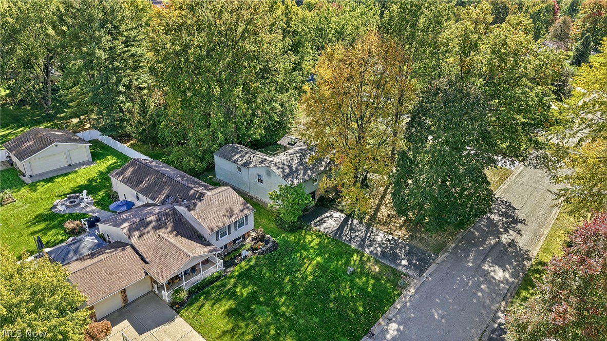 527 Laurelwood Drive SE Howland OH 44484