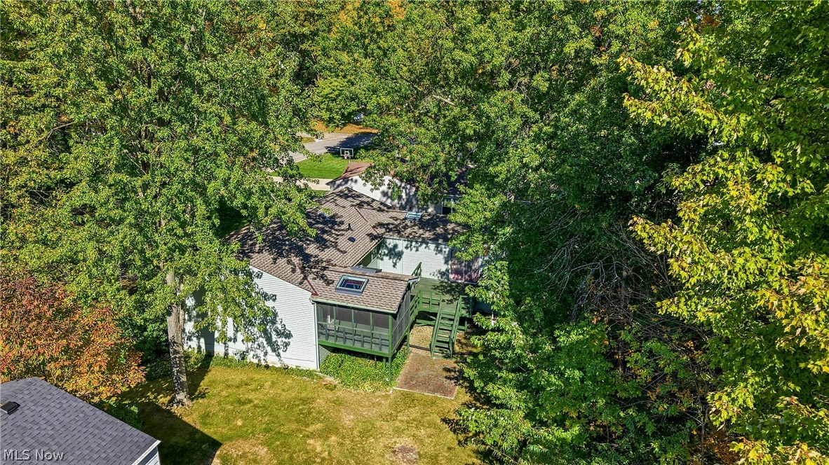 527 Laurelwood Drive SE Howland OH 44484