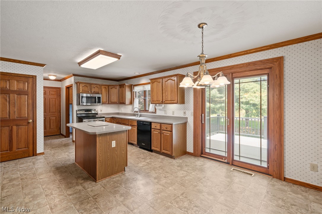 6037 Sandy Ridge Circle NW North Canton OH 44720