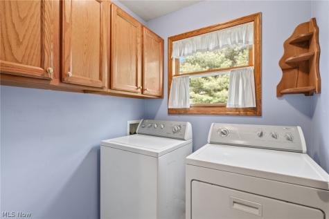 6037 Sandy Ridge Circle NW North Canton OH 44720