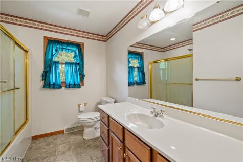 6037 Sandy Ridge Circle NW North Canton OH 44720