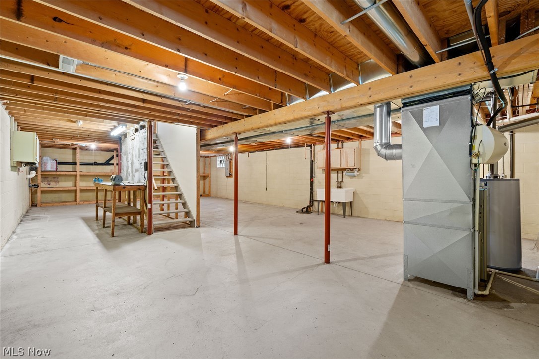 6037 Sandy Ridge Circle NW North Canton OH 44720