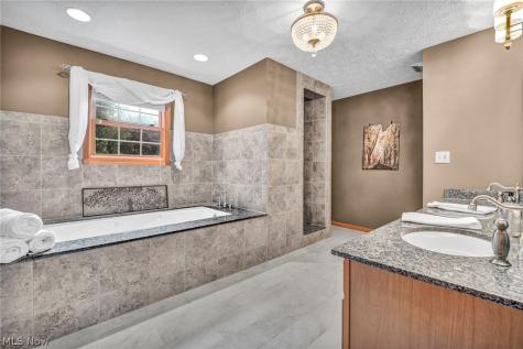 1413 Ashford Glen Lane Sagamore Hills OH 44067