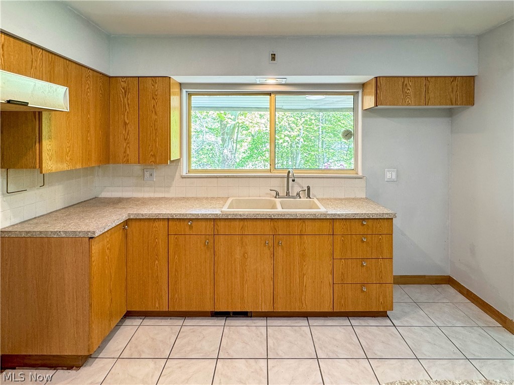 1050 Park Circle Girard OH 44420
