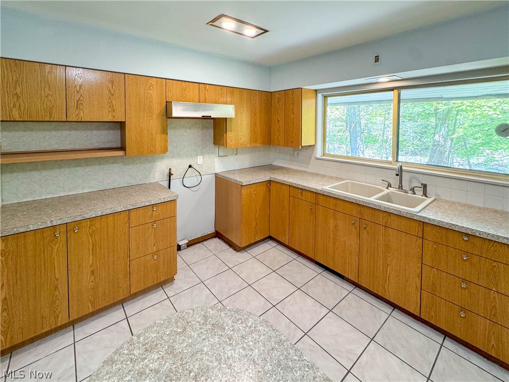 1050 Park Circle Girard OH 44420