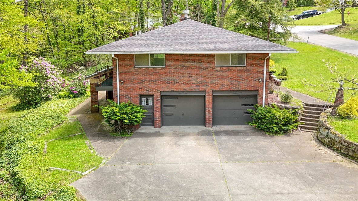 1050 Park Circle Girard OH 44420
