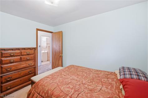 3195 Sunnybrooke Drive Youngstown OH 44511