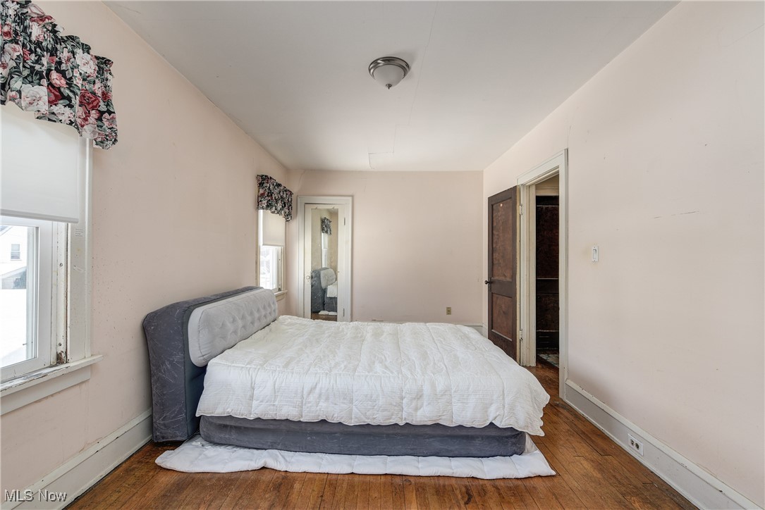 1262 Gladys Lakewood OH 44107