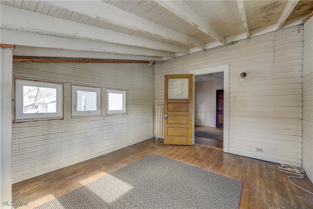 1262 Gladys Lakewood OH 44107