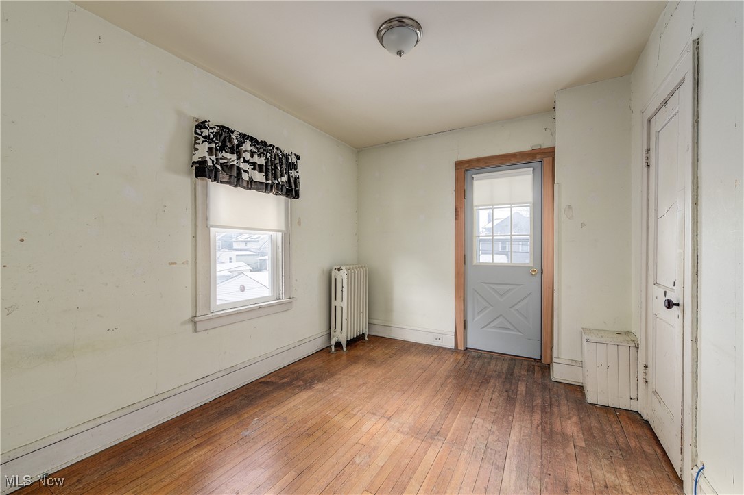 1262 Gladys Lakewood OH 44107