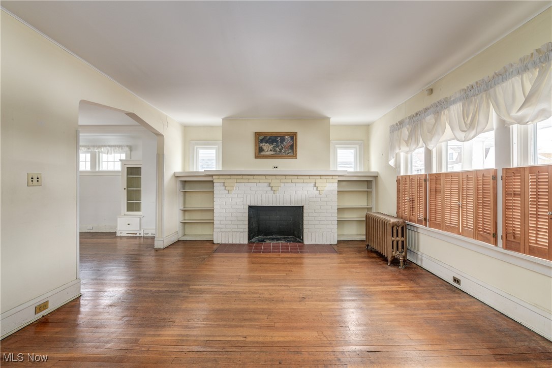 1262 Gladys Lakewood OH 44107