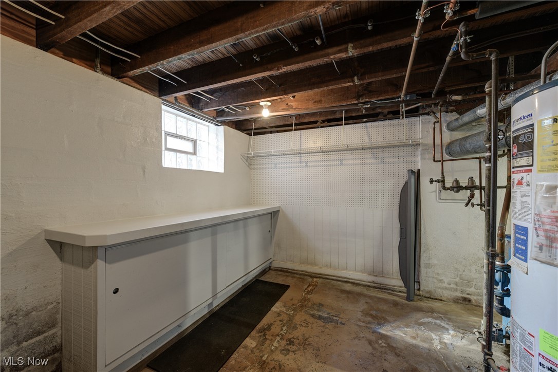 1262 Gladys Lakewood OH 44107