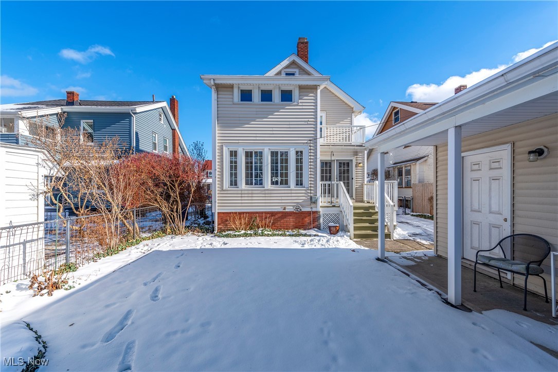 1262 Gladys Lakewood OH 44107