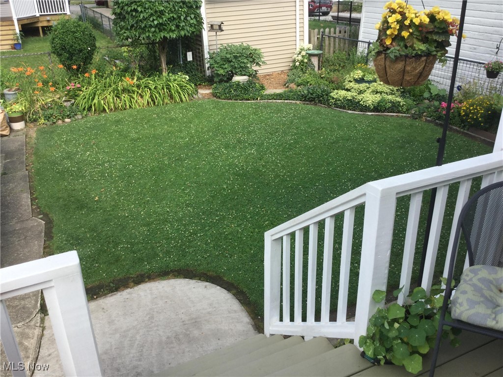 1262 Gladys Lakewood OH 44107