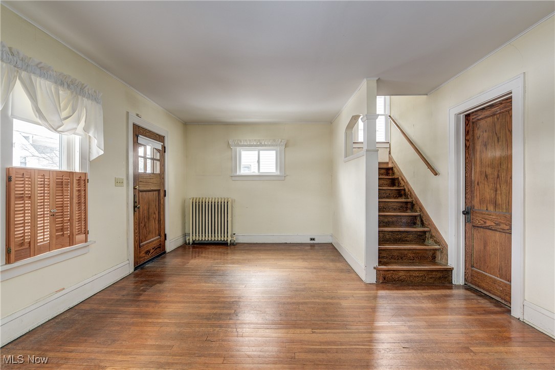 1262 Gladys Lakewood OH 44107