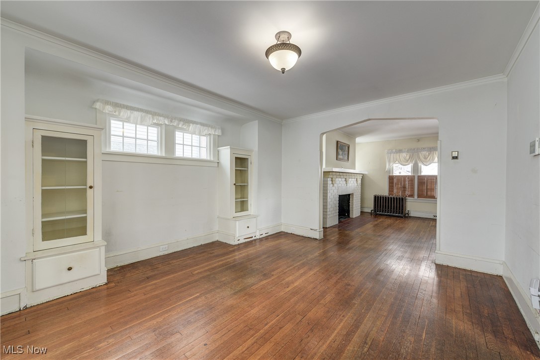 1262 Gladys Lakewood OH 44107