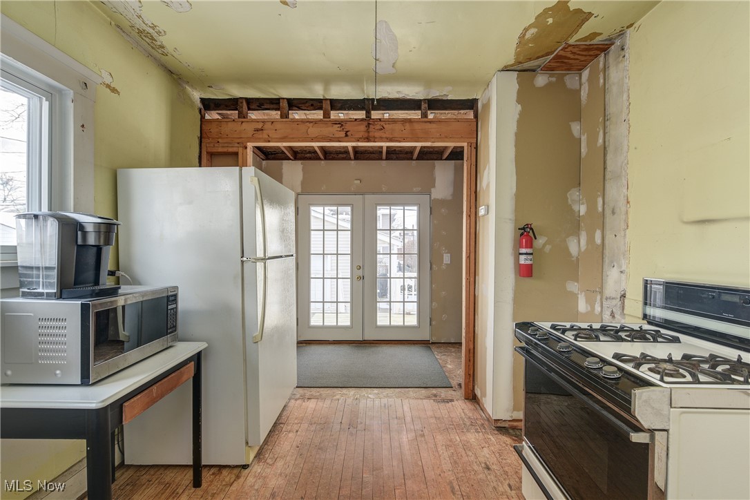 1262 Gladys Lakewood OH 44107