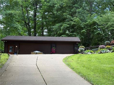 2653 Constance Drive Millersburg OH 44654