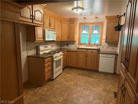 888 Danmead Avenue Akron OH 44305