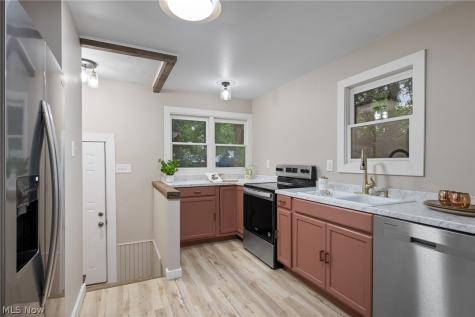 174 Killian Road Akron OH 44319