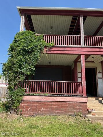 945 E 150th Street Cleveland OH 44110