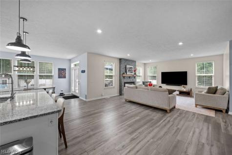 3082 Stonehurst Road Uniontown OH 44685