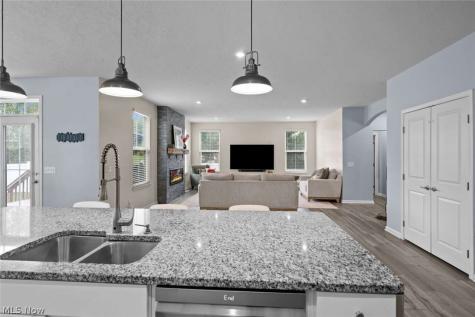3082 Stonehurst Road Uniontown OH 44685