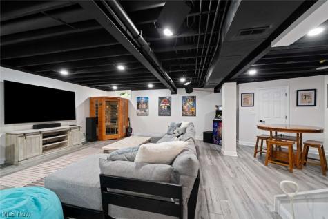 3082 Stonehurst Road Uniontown OH 44685