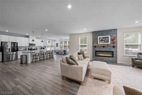 3082 Stonehurst Road Uniontown OH 44685