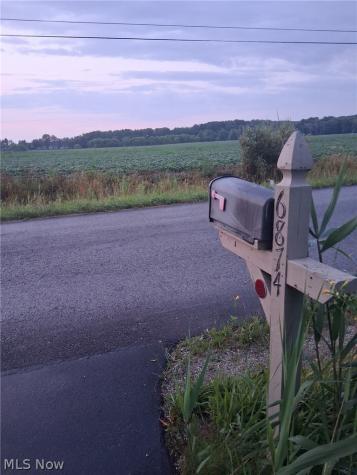 6874 Hammond Corners Road Pierpont OH 44082