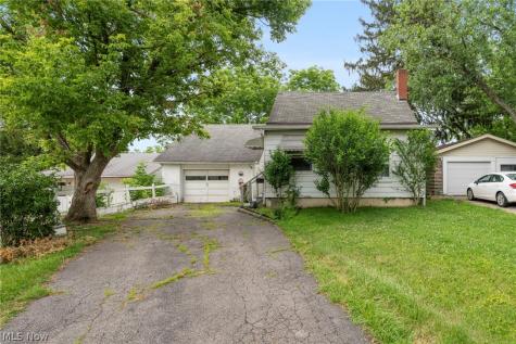471 Lamson Avenue Bedford OH 44146