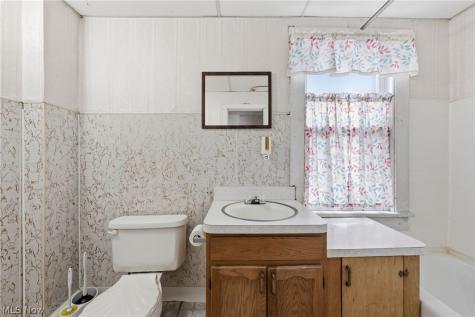 471 Lamson Avenue Bedford OH 44146
