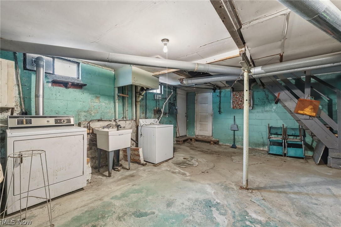 471 Lamson Avenue Bedford OH 44146