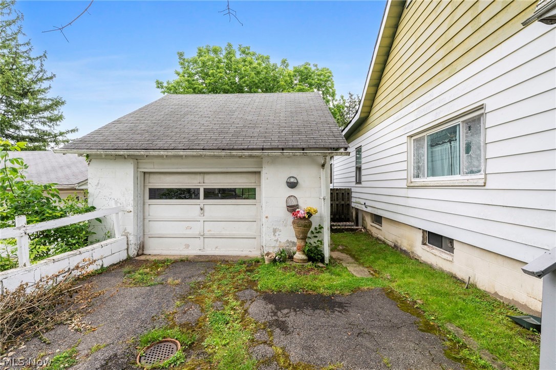 471 Lamson Avenue Bedford OH 44146