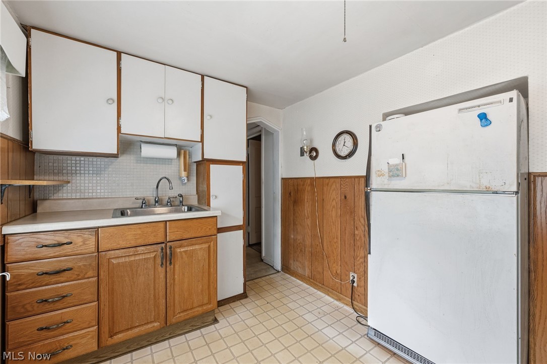 471 Lamson Avenue Bedford OH 44146
