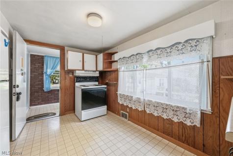 471 Lamson Avenue Bedford OH 44146