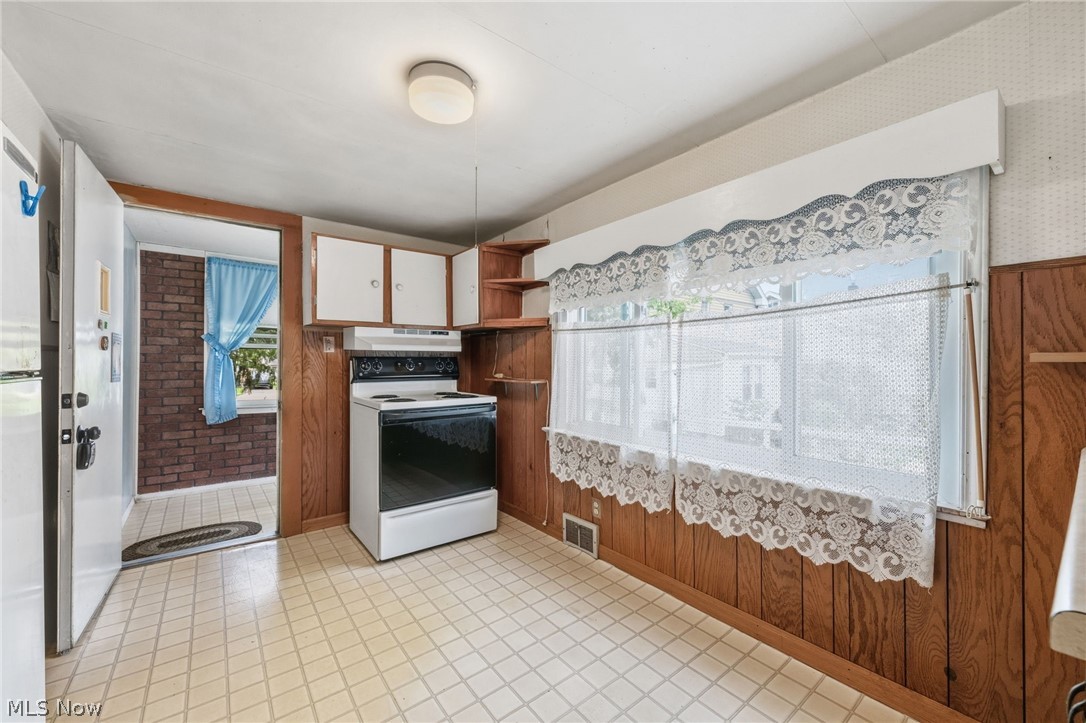 471 Lamson Avenue Bedford OH 44146
