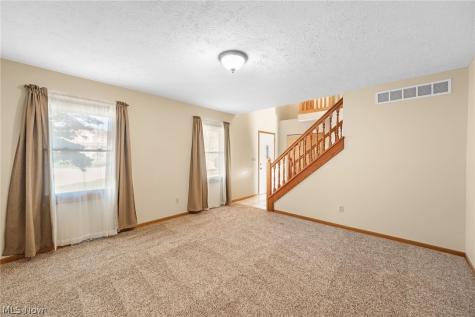 591 Breiton Circle Barberton OH 44203