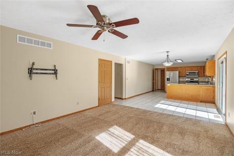 591 Breiton Circle Barberton OH 44203