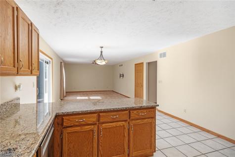 591 Breiton Circle Barberton OH 44203